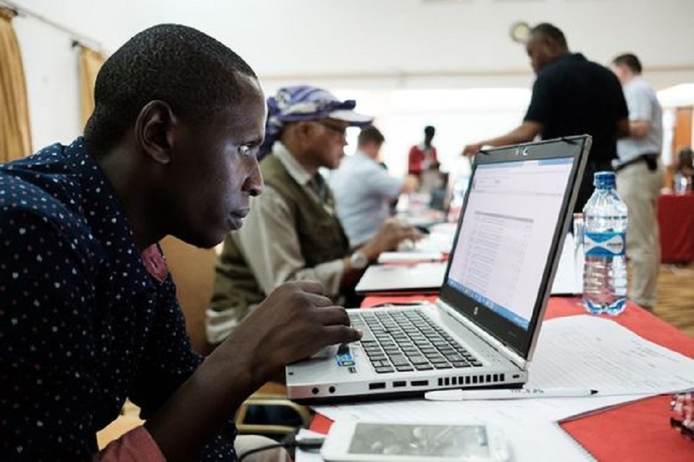 A l’initiative d’une vingtaine de jeunes volontaires bénévoles, une édition spéciale de « la Non-conférence »  se tiendra exclusivement sur Internet le 27 avril 2020. Elle sera précédée d’un Hackathon du 24 au 26 avril 2020.