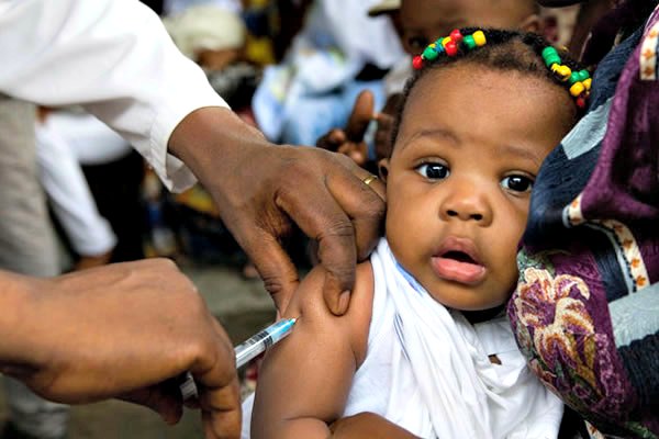 J'ai écrasé une larme en écoutant une jeune française sur les vaccins (covid-19) qu'on veut tester en Afrique.