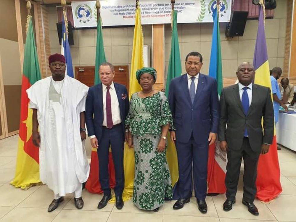 La signature des protocoles d’accords bilatéraux portant sur la mise en œuvre du règlement communautaire relatif à l’itinérance et à la suppression des frais d’itinérance  (roaming) en zone cemac a eu ce mardi 9 novembre 2021 à Douala. Ci-dessous, l’intégralité du communiqué final y relatif.
