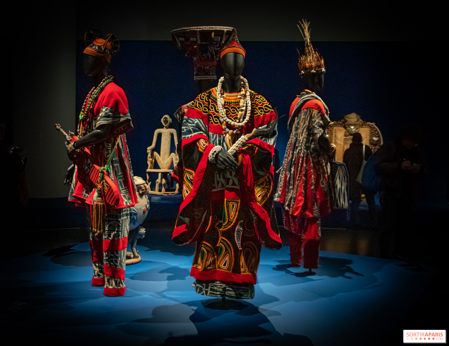 La capitale française a accueilli le 9 juillet 2022, «La Nuit des Chefferies du Cameroun». Une exhibition de notre héritage ancestral qui n’est pas du goût du délégué régional de la Communication pour l’Ouest. Lire la sortie de Etienne de Tayo ci-dessous.