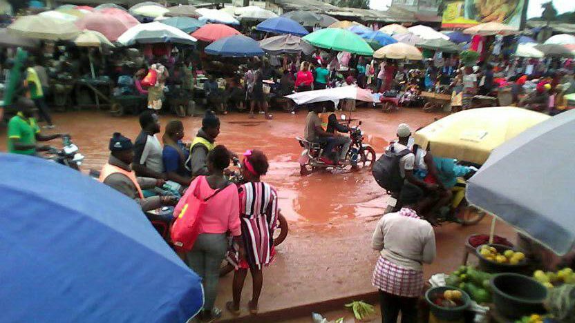 Malgré les assurances du 4ème adjoint au Maire de Douala III Vincent Ngambou, les usagers de cette route ne savent plus à quel saint se vouer.