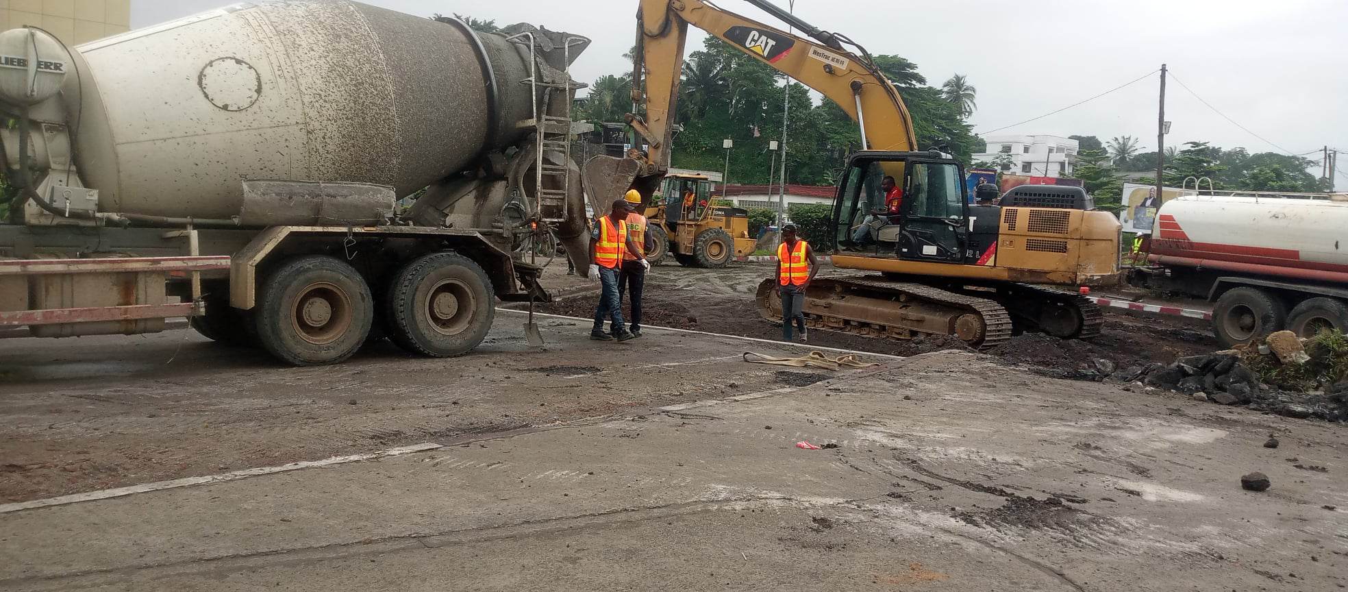 Travaux de rénovation, d'aménagement et entretien courant. Roger Mbassa Ndine  a supervisé plusieurs chantiers de la capitale économique camerounaise, le 19 juillet 2023.