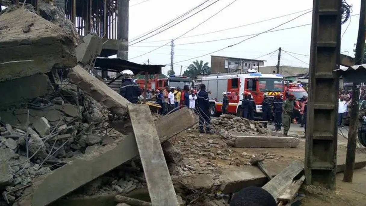 la tragédie qui s'est déroulée au lieu-dit « Mobil Guinness » à Douala nous pousse à réfléchir sur les défaillances qui existent dans le secteur de la construction au Cameroun. Il est de notre devoir d'exiger un changement significatif afin de prévenir de nouveaux effondrements et de protéger la vie des citoyens camerounais.