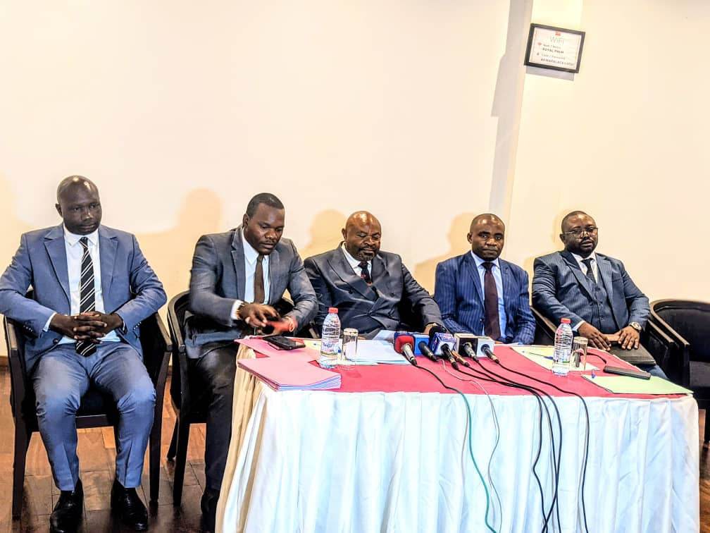 Le collectif des Avocats de l’entreprise monte au créneau au cours d’un point de presse ce mardi 1er août 2023 à Douala.