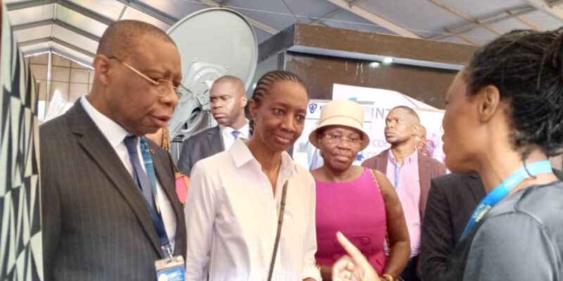 Paul Biya « souhaiterait qu’avec l’expertise acquise, les compétences, qu’ils les amènent au Cameroun pour que le pays en profite, parce que c’est la diaspora qui va développer aussi le Cameroun d’une part. Bien sûr qu’il y a des locaux, mais l’implication de la diaspora est aussi importante », pense l’ambassadeur du Cameroun en France.