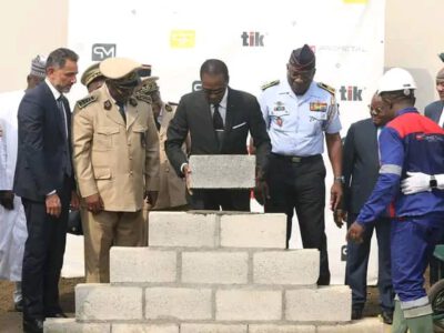 Le ministre délégué à la présidence chargé de la Défense, Joseph Beti Assomo, a procédé ce 19 février 2024 à la signature de la convention et la pose de la première pierre du centre de secours de Bassa à Douala, dans la zone industrielle Magzi.