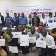 Ces apprenants de l’Université de Douala ont bénéficié d’une formation certifiante en Data journalism d’octobre 2023 à mars 2024. Les diplômes de fin de formation leur ont été décernés vendredi 15 mars.  