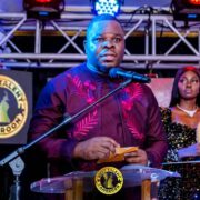 Baudouin Nyobe est le nouveau directeur de la chaîne de télévision Tchad24 Afrique. Ainsi en a décidé Ousman Abdelmou Mine Bechir, président directeur général du groupe Média 2TNRTV, basé dans la capitale tchadienne.
