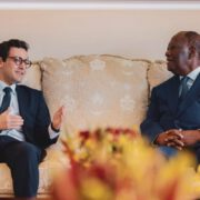 Le ministre français des Affaires étrangères s’est exprimé sur la réforme du franc CFA au terme de sa première tournée africaine, le 8 avril 2024 à Abidjan, en Côte d’Ivoire.