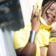 Cinq ans après son départ du Cameroun, son pays natal, la diva de la musique camerounaise, Charlotte Dipanda, revient chez elle, comme l’enfant prodige. Elle est de retour au bercail pour une série de concerts live, qui se tiendront les 31 mai, 1er et 8 juin 2024, respectivement à Douala, Yaoundé et Bafoussam (pour la première fois).