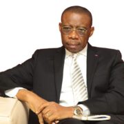 À partir de ce jeudi 2 mai 2024, les Camerounais de la diaspora en France peuvent se rendre à Paris dans les locaux de l'ambassade pour s'inscrire sur les listes électorales. Cette ouverture, attendue avec impatience après des jours de protestation contre l'impossibilité de s'inscrire dans plusieurs pays étrangers, semble être une bouffée d'air frais pour certains, mais sonne comme une manœuvre d'exclusion pour beaucoup d'autres.