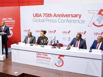 1949-2024. Il y a 75 ans que United Bank for Africa (UBA) a été porté sous ses fonts baptismaux. Auparavant connue comme la French and British Bank, elle a su franchir les vents et marées, pour se positionner comme l’une des plus grandes institutions financières en Afrique. C’est dans un tel contexte qu’une Conférence internationale s’est tenue le 20 mai dernier à Lagos au Nigeria, pour commémorer le 75e anniversaire du groupe bancaire panafricain. La cérémonie qui a rassemblé plusieurs invités, partenaires, actionnaires, membres du corps diplomatique et collègues, a permis de faire le point sur les 75 dernières années et de communiquer la vision de la banque pour l’avenir.