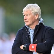 Convoqué pour la deuxième fois par le secrétaire général de l’instance faitière du football camerounais ce lundi 13 mai 2024, le nouveau sélectionneur des Lions Indomptables ne s’y rendra pas seul, selon un cadre du ministère des Sports et de l’éducation physique.