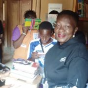 Le don de l’association « Jeunesse en joie » conduite par Mme Mbarga, a été réceptionné le 8 juin 2024 dans l’enceinte de l’établissement en présence de ses responsables.