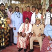 Alors en visite de travail dans le canton Akwa le 05 juillet 2024, le préfet du département du Wouri s’est fait le devoir de rappeler aux uns et aux autres, l’intérêt qu’il y a à se conformer à l’ordre établi, surtout lorsque celui-ci va en droite ligne avec la vision gouvernementale.