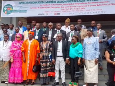 A l’initiative du Syndicat national des journalistes indépendants du Cameroun (Synajic), un atelier de formation de deux jours a été organisé  dans la capitale économique camerounaise. L’objectif de ces assises est de renforcer les capacités des hommes et femmes de médias dans le traitement de l’information en matière foncière.