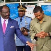 Ceux qui ne sont pas de cette mouvance politique alimentent ou subissent le bras-de-fer entre le ministre des Sports Narcisse Mouelle Kombi et le président de la Fédération camerounaise de football, Samuel Eto’o. Tous proches de Paul Biya, ces deux cristallisent l’attention. Ils ont pris les médias, les réseaux sociaux et l’opinion publique en otage. Ce qui rend inaudible l’actualité relative à l’élection présidentielle de 2025.