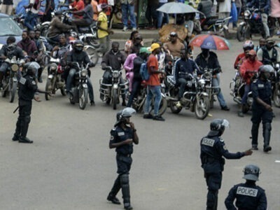 Plusieurs personnes arrêtées dans le cadre de la lutte contre l’insécurité et le trafic de drogue dans la capitale économique camerounaise ont été remises en liberté contre toute attente. Les magistrats sur le banc des accusés. 