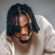 C’est ce condensé de 6 titres que l’artiste chanteur et interprète camerounais Cédric Walter Ngouabeu alias Méji, compte présenter à son public lors de son concert live prévu le 25 octobre 2024, à Douala.