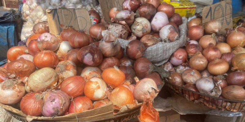 Les filets de ces deux légumes sont passés de 10. 000 à 25 000 FCFA pour l’ail et de 25 000 à 110. 000 FCFA pour l’oignon dans ce marché situé à Douala 4e.