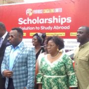 L'événement était couplé à la célébration de l'ouverture de la nouvelle agence de Penthouse Consulting au quartier Biyem-Assi dans la capitale politique camerounaise. Accompagnés des parents et encadreurs, ces boursiers ont décollé quelques heures après l'événement en direction de la Chine.