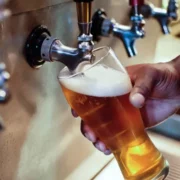 Pour remercier ses consommateurs pour la confiance et les plonger en grande pompe dans les fêtes de fin d’année, le leader des produits brassicoles au Cameroun lance la première édition du festival de la bière (festi bière). Les objectifs de ce nouveau concept ont été présentés mardi 10 décembre 2024.