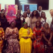 C'est un recueil de documents clés pour la construction de la paix au Cameroun. L'ouvrage a été présenté à la presse jeudi 12 décembre au cours d'une cérémonie qui a eu lieu au siège de la Fondation Friedrich Ebert Stiftung (FES) à Yaoundé. Ont pris part à cette cérémonie de lancement des représentantes de divers organisations de femmes et bien d'autres invités, sous la supervision de Christian Klat, Représentant Résident de la FES.