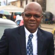 Le correspondant de ces médias français au Cameroun a officiellement été tué par un vilain cancer. Son poulain Narcisse Oum nous livre les secrets de leurs derniers échanges.