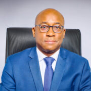 Le nouveau Directeur général de nationalité ivoirienne jouit de 25 ans d'expérience dans le domaine logistique et ferroviaire, précédemment Dg de Sitarail en Côte d'Ivoire