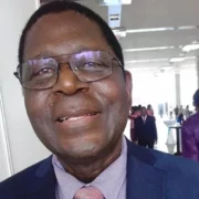 L’hommage d'un cadre de la Presby à David Abouem à Tchoyi, « une bibliothèque de plus en moins »