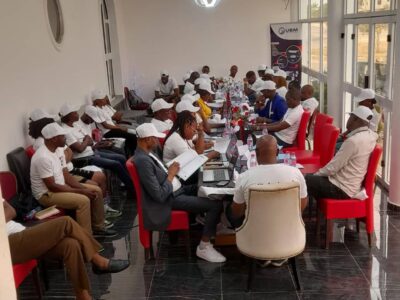 « Professionnel et vendeur », tel est le fil conducteur du Team Building organisé par l’entreprise le 10 février dernier à Douala. La rencontre a permis d’armer les personnels de toutes les agences du pays pour relever les défis de la nouvelle année en cours avec brio.  