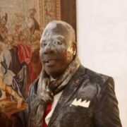 Dans un communiqué signé du ministre de la Communication ce 4 mars 2025, le gouvernement camerounais dénonce les violences perpétrées contre Mounouna Foutsou, ministre de la Jeunesse et de l'éducation civique, ainsi que Daniel Evina Abe'e, ambassadeur du Cameroun en Belgique. Incidents  produits le 28 février lors d'une cérémonie de clôture du mois de la jeunesse à l'hôtel Claridge en Belgique, et à nouveau le 3 mars alors que l'ambassadeur s'apprêtait à quitter l’Europe.