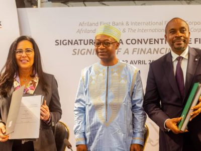 Une convention de partenariat a été signée ce 02 avril 2025 à Yaoundé entre la Société Financière Internationale (IFC) et Afriland First Bank (AFB).  C'était en présence du ministre camerounais des Petites et Moyennes entreprises, de l'Economie Sociale  et de l'Artisanat (MINPMEESA), Achille BASSILEKIN III. 