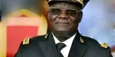 Face aux incidents liés à l’ivresse pendant les veillées funèbres, le préfet du Nyong et Mfoumou prend une décision forte : interdiction de la vente ambulante d’alcool sur les lieux d’obsèques. 