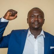 La question est de savoir ce que gagne le Cameroun et les Camerounais de ces conventions fiscales. En effet, ce 2 mai 2025, le Président de la République du Cameroun a signé des décrets portant ratification de la convention fiscale entre le Cameroun et un certain nombre de pays dont la Chine et la République Tchèque. Ces décrets suscitent beaucoup d’interrogations quant à leur pertinence. Je me propose dans le cadre de cette tribune de vous livrer une analyse critique.