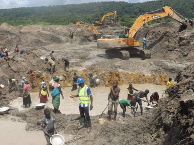 Avec plus de 200 morts entre 2014 et 2022 dans les mines de la région de l’Est Cameroun, les zones d’exploitation minière de plus en plus vastes créent un problème de sécurité alimentaire chez les populations environnantes.