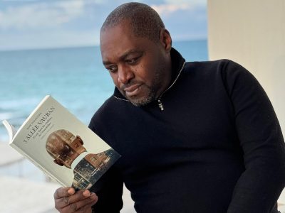 Dans son livre « 3 Allée Vauban : 25 ans dans les coulisses de l’immobilier », l’expert immobilier René Moundzika explore un secteur complexe et passionnant à travers les yeux d’un professionnel ayant accumulé un quart de siècle d’expérience.