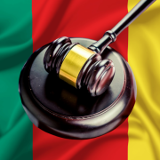 À l’heure où les exigences de qualité, de transparence et de performance deviennent incontournables dans tous les secteurs d’activité, les métiers du droit ne sont pas en reste. Cabinets d’avocats, études notariales, services juridiques d’entreprises ou encore directions des affaires juridiques des administrations publiques s’interrogent de plus en plus sur l’intérêt de la certification ISO. Alors, s’agit-il d’un atout stratégique ou simplement d’un outil marketing ? La certification ISO est-elle réellement nécessaire dans le domaine juridique ?