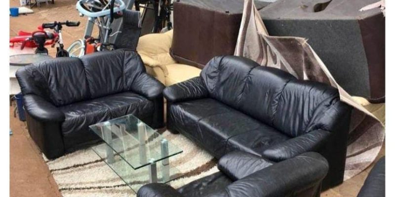 Malgré leur qualité et leur durabilité, les objets périmés en provenance des pays industrialisés connaissent une concurrence de taille dans la capitale économique camerounaise. Ce mardi 3 juin 2025 est jour « d’arrivage » pour certains gérants de magasins.