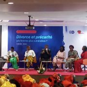Face aux problèmes sociaux et aux réalités auxquelles sont confrontées les femmes après le divorce, la Deutsche Welle et Sweet FM ont organisé un débat spécial le 17 juin 2025 à Douala sur le thème : « Divorce et précarité : les femmes toujours plus vulnérables ? »