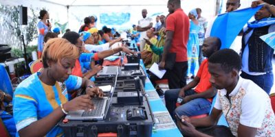 À chaque échéance électorale au Kamerun, le débat revient : doit-on ou pas participer à une élection qu’on estime biaisée ? Deux tendances se dessinent au sein de l’opposition.