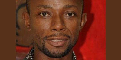 Candidat déclaré à l’élection présidentielle d’octobre 2025, Maurice Kamto courait le risque de voir son dossier de candidature rejeter. Pour éviter cet écueil, il a démissionné du MRC le 25 juin, adhéré au Manidem le 27 juin (si l’on se tient à sa déclaration, faite lors de la conférence de presse du 19 juillet 2025 à Odza). Par la suite, il a été investi par le Manidem. Cette double manœuvre a permis de contourner la disqualification potentielle de sa candidature en cas d’investiture par le MRC, formation politique non représenté, mais aussi de se conformer à l’article 3 alinéa 2 de la loi n-056 du 19 décembre 1990 sur les partis politiques qui dispose que « nul ne peut appartenir a plus d'un parti politique ». Ce principe de l’unicité de l’appartenance politique a du reste été consacré par le rejet de la candidature de Pierre Mila Assoute par la cour suprême, siégeant comme conseil constitutionnel le 27 septembre 2004.