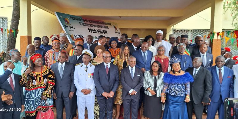 Le Premier ministre et chef du gouvernement camerounais, Joseph Dion Ngute, a effectué vendredi 4 juillet 2025 une longue visite de travail à Bamenda, capitale de la région du Nord-Ouest, exhortant les communautés à maintenir le cap sur la reconstruction de la paix et de la stabilité.