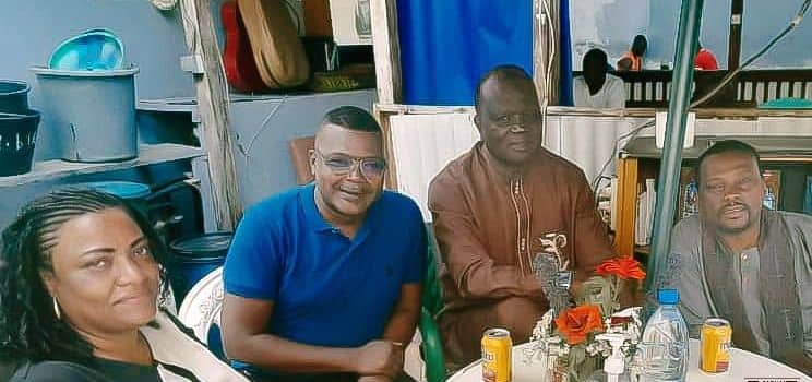Le 29 juillet 2025 marquera un triste anniversaire au Cameroun : neuf ans de détention pour Amadou Vamoulké, ancien directeur général de la Cameroon Radio Television (CRTV). Condamné dans des circonstances qualifiées d’arbitraires par ses proches, cet homme de médias, aujourd’hui âgé de 74 ans, demeure incarcéré malgré les appels répétés à sa libération, tant d’instances internationales que de la société civile.