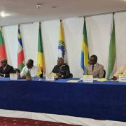Du 1er au 6 juillet 2025, un atelier stratégique dédié à la rationalisation des Communautés économiques régionales (CER) en Afrique centrale s'est tenu à Douala, en présence de Baltasar Engonga Edjo’o, président de la Commission de la Cemac. Dans un discours franc et direct, le dirigeant de l’institution communautaire a souligné l'importance d'une prise de conscience des enjeux liés à la transformation institutionnelle en cours, insistant sur la nécessité d'un ancrage solide dans les réalités du terrain.