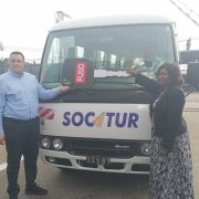 De type Fuso, flambants neufs, ils ont été acquis le 07 juillet 2025 chez le concessionnaire Tractafric Motors Cameroon. La Société dirigée par Lydienne Ngalle Bibehe entend participer et faciliter davantage la motilité des personnes dans la ville de Douala.