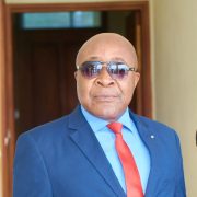 Le coordonnateur de l’association Convergence Républicaine et professeur titulaire des universités veut obtenir l’invalidation de la candidature du président du MRC sous la bannière du Manidem. Pour lui, l’opposant camerounais est un homme ambigu qui traîne beaucoup de casseroles.
