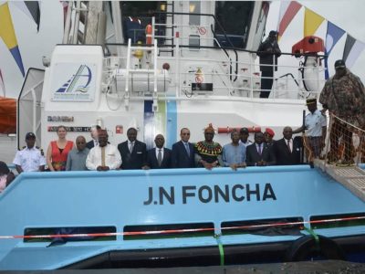 La cérémonie de réception officielle de ces engins a été présidée mercredi 23 juillet par le ministre des Transports, Jean Ernest Masséna Ngalle Bibehe.