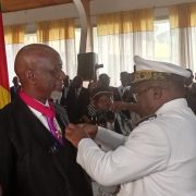 L’opérateur économique camerounais a reçu une nouvelle médaille des mains du Gouverneur de la région du Littoral, Samuel Dieudonné Ivaha Diboua ce vendredi 25 juillet 2025.