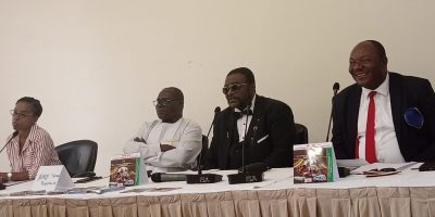 En vue de  sauver des vies et redonner de l’espoir,  l’Association pour la culture présidée par la légende de la musique camerounaise, Moni Bilé lance l’initiative : « Les artistes se mobilisent pour la Nation »  